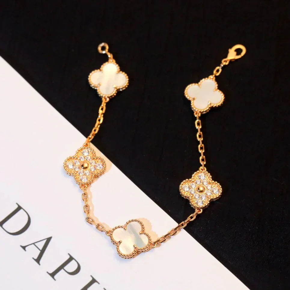 [Auream]CLOVER WHITE PEARL MOP 5 MOTIF BRACELET COLLECTION