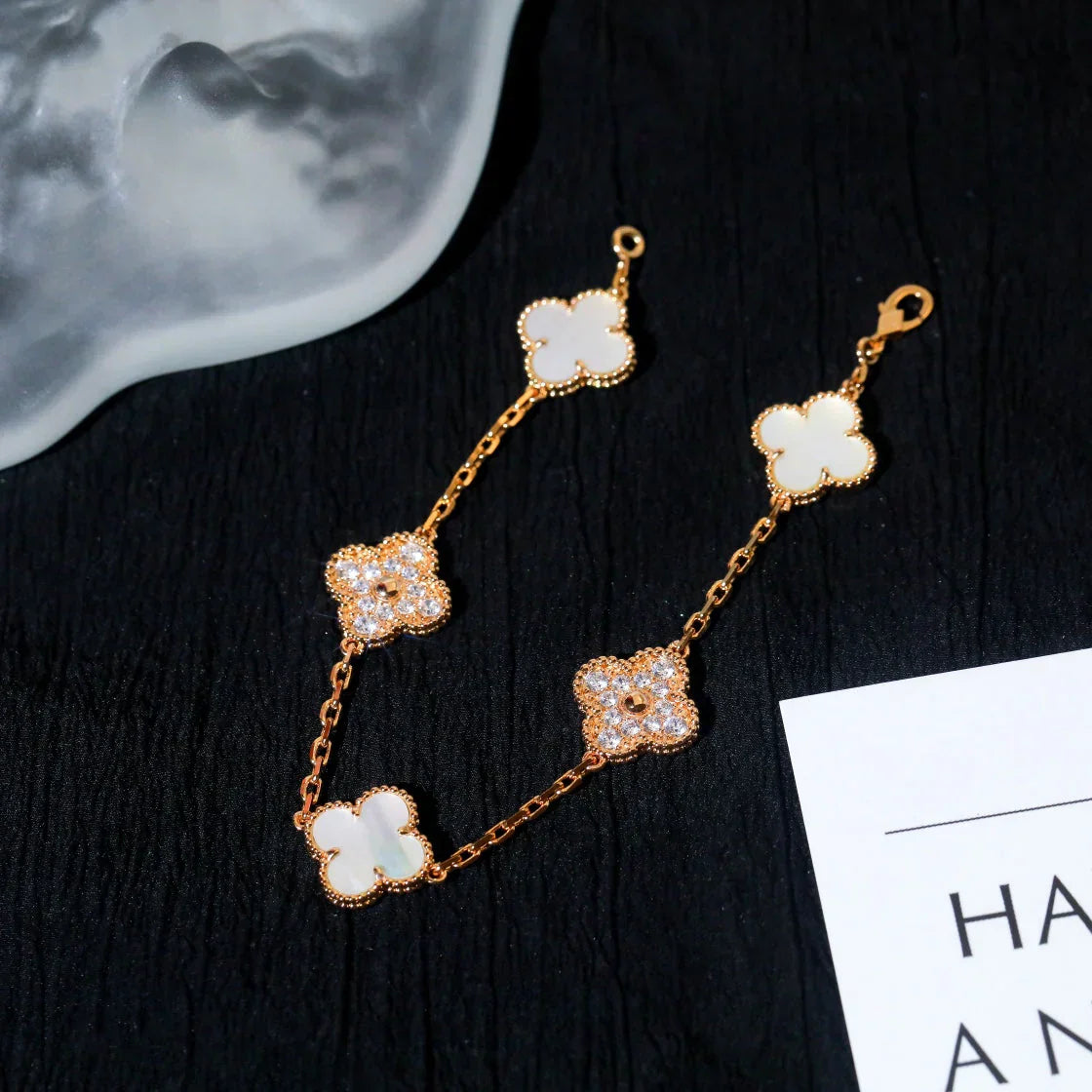 [Auream]CLOVER WHITE PEARL MOP 5 MOTIF BRACELET COLLECTION