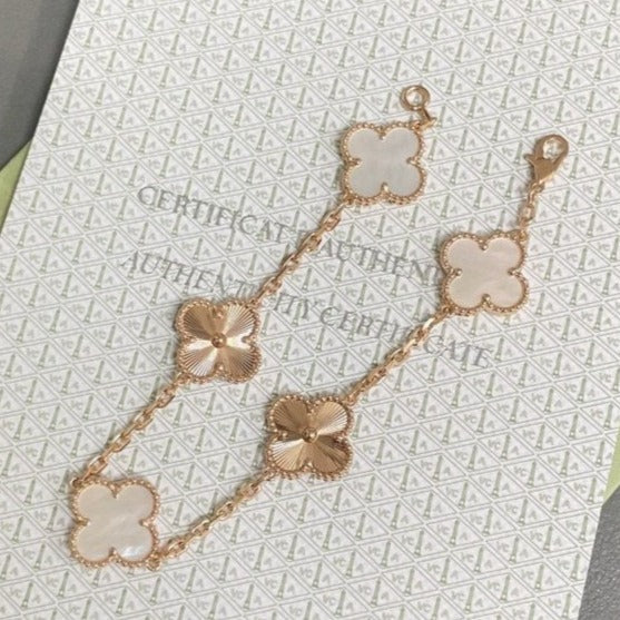 [Auream]CLOVER WHITE PEARL MOP 5 MOTIF BRACELET COLLECTION