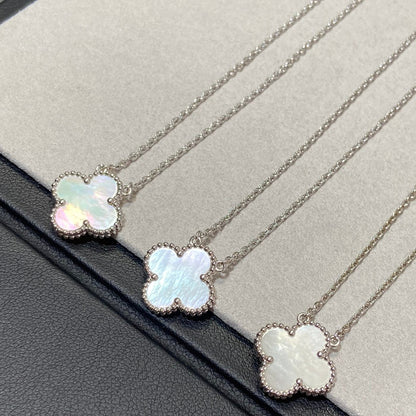 [Auream]CLOVER MEDIUM SILVER WHITE MOP NECKLACE