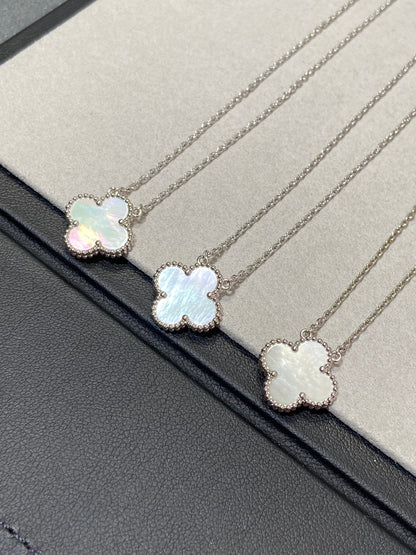 [Auream]CLOVER MEDIUM SILVER WHITE MOP NECKLACE