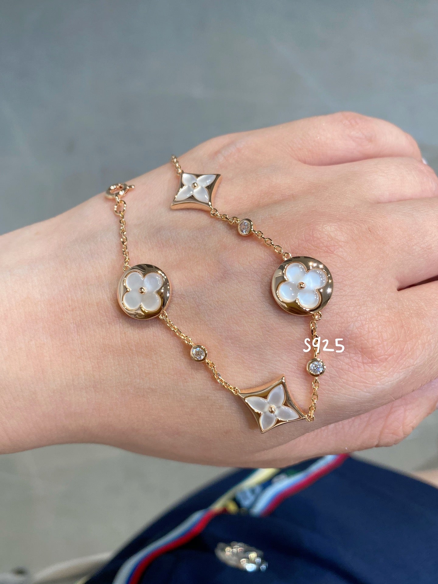 [Auream]STAR AND SUN 4 MOTIF WHITE MOP PINK GOLD BRACELET