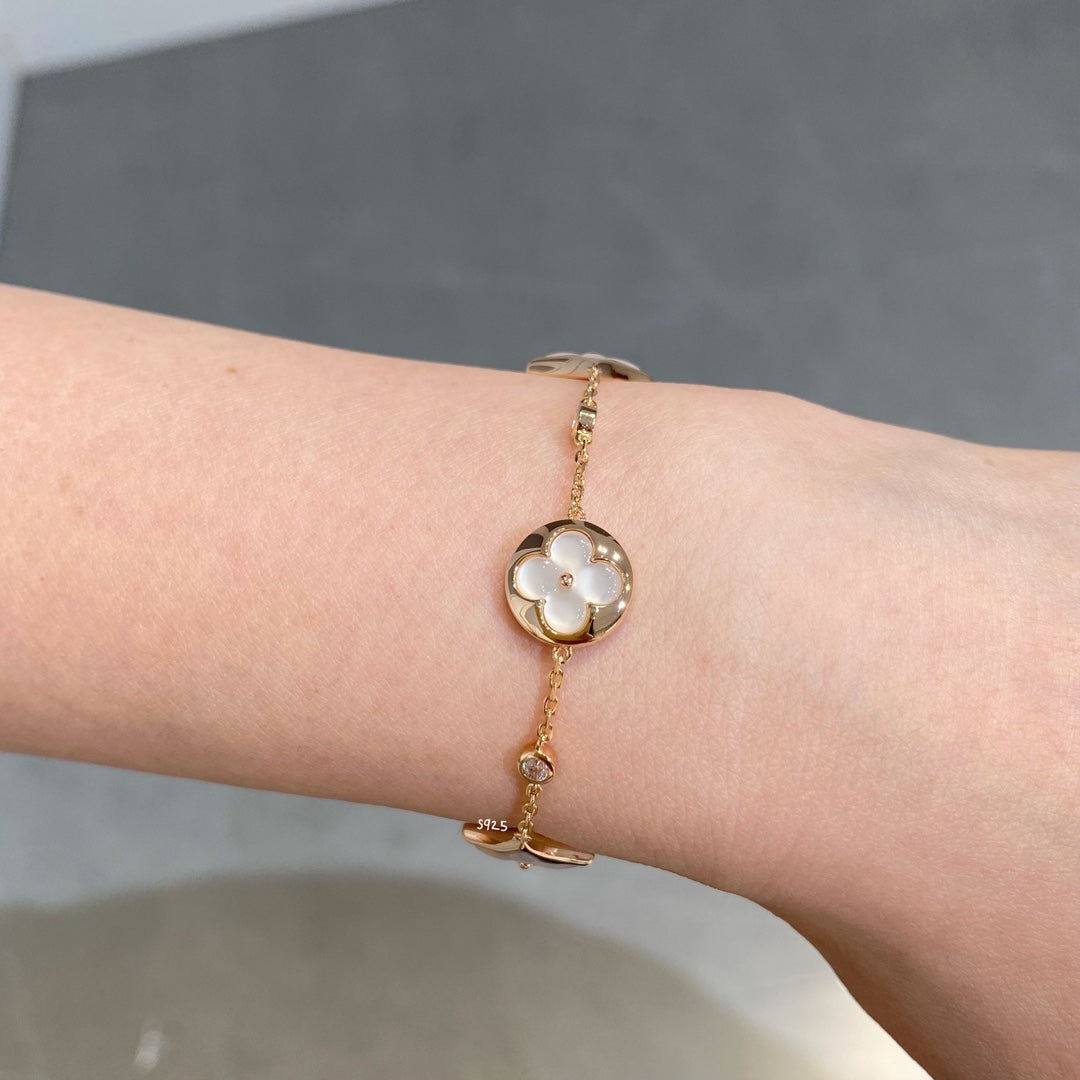 [Auream]STAR AND SUN 4 MOTIF WHITE MOP PINK GOLD BRACELET