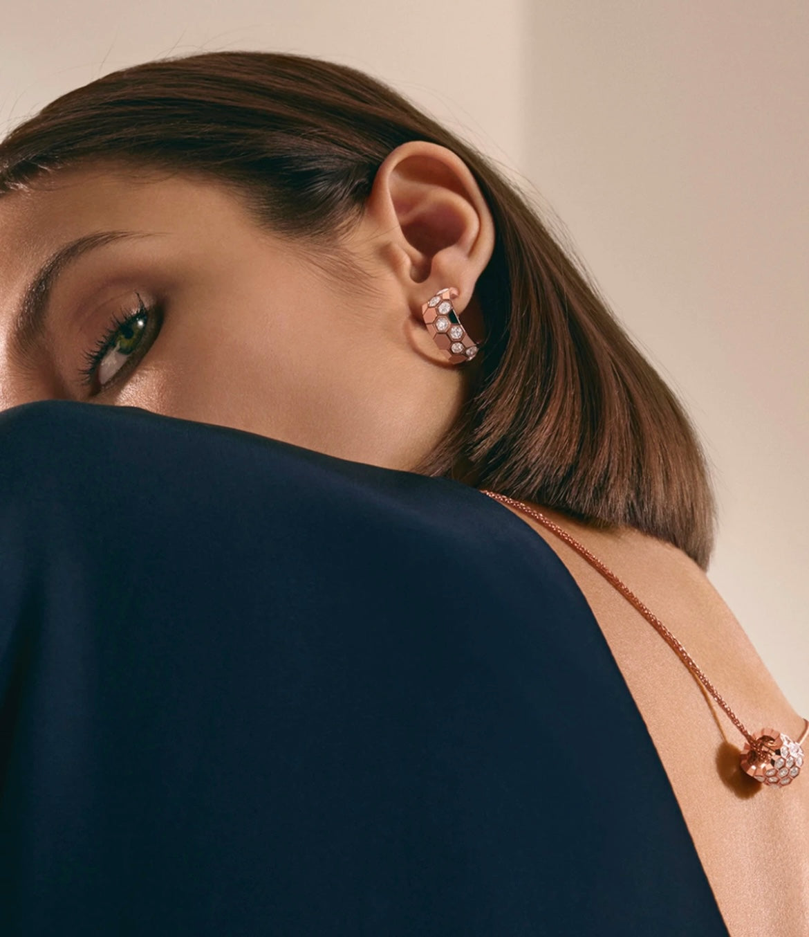 [Auream]BEE LOVE DIAMOND HOOP EARRINGS