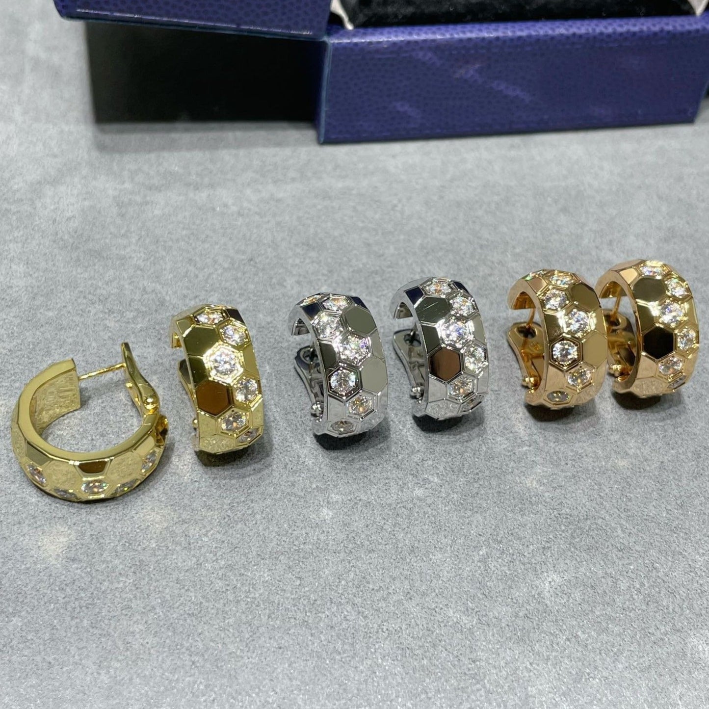 [Auream]BEE LOVE DIAMOND HOOP EARRINGS