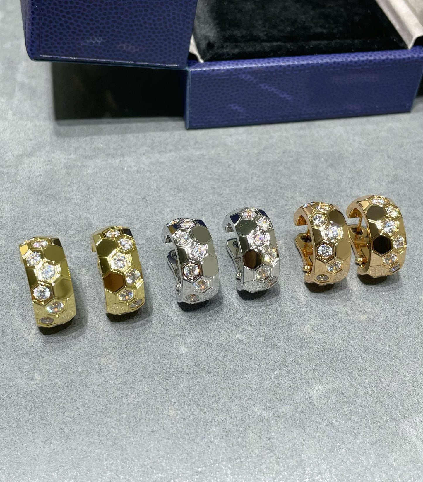 [Auream]BEE LOVE DIAMOND HOOP EARRINGS