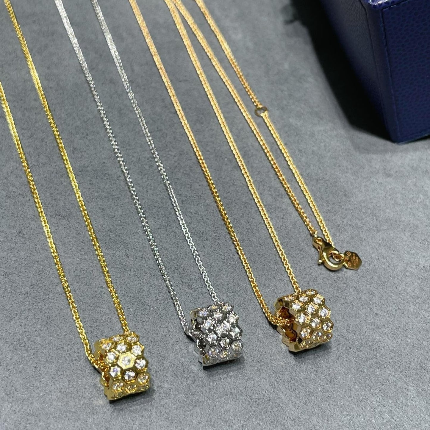 [Auream]BEE LOVE DIAMOND PAVED 3 ROW NECKLACE