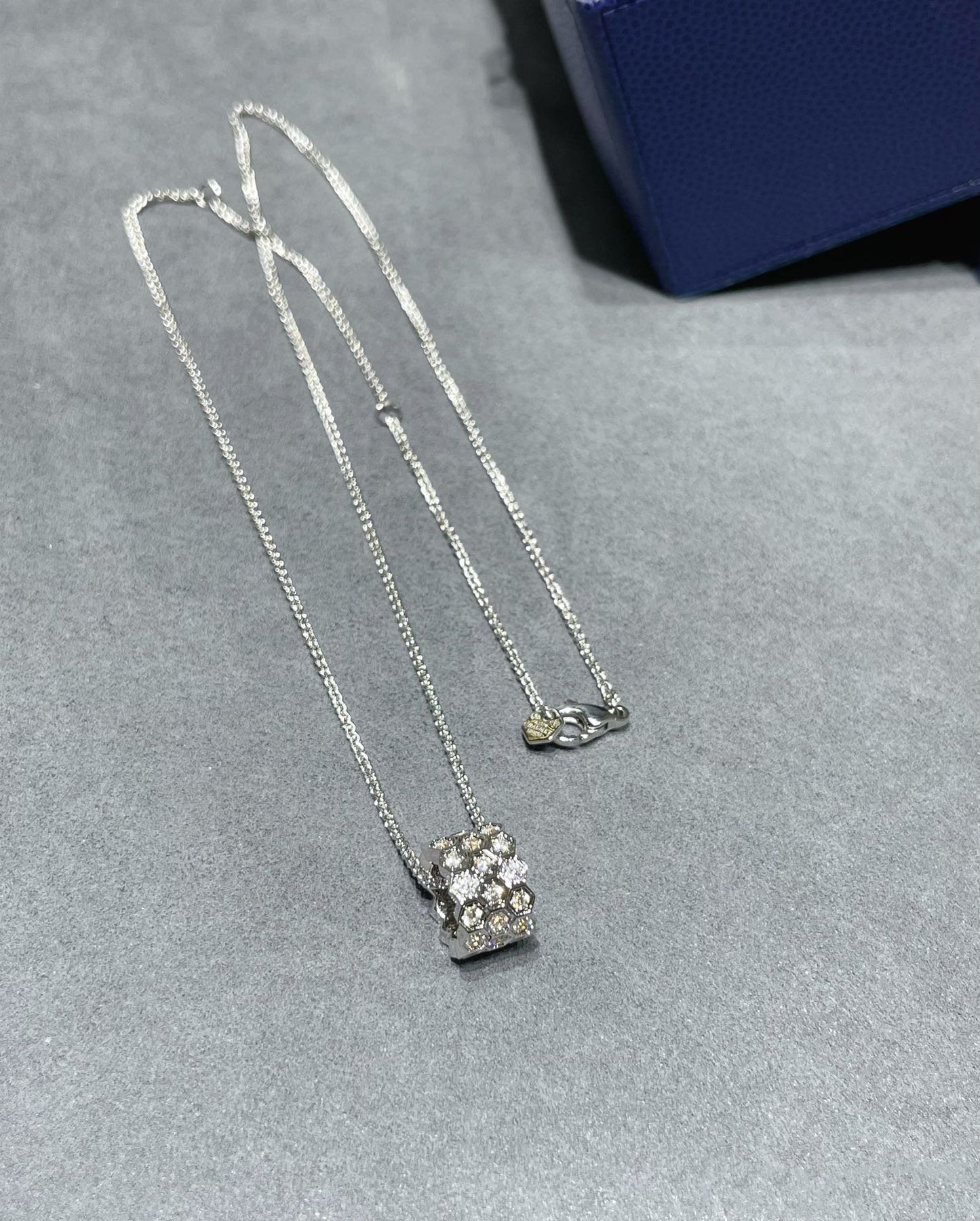 [Auream]BEE LOVE DIAMOND PAVED 3 ROW NECKLACE