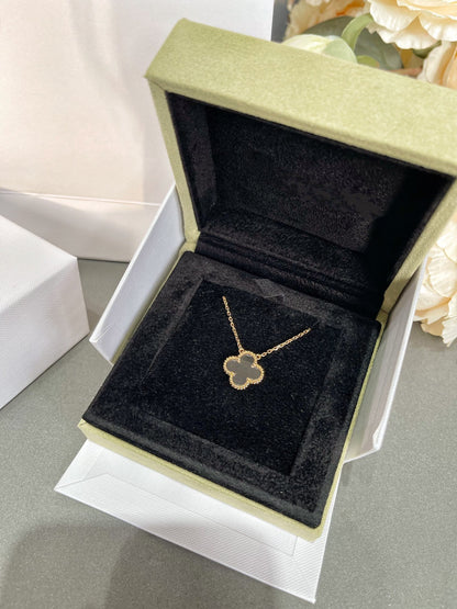 [Auream]CLOVER ROCK CRYSTAL ROSE GOLD NECKLACE