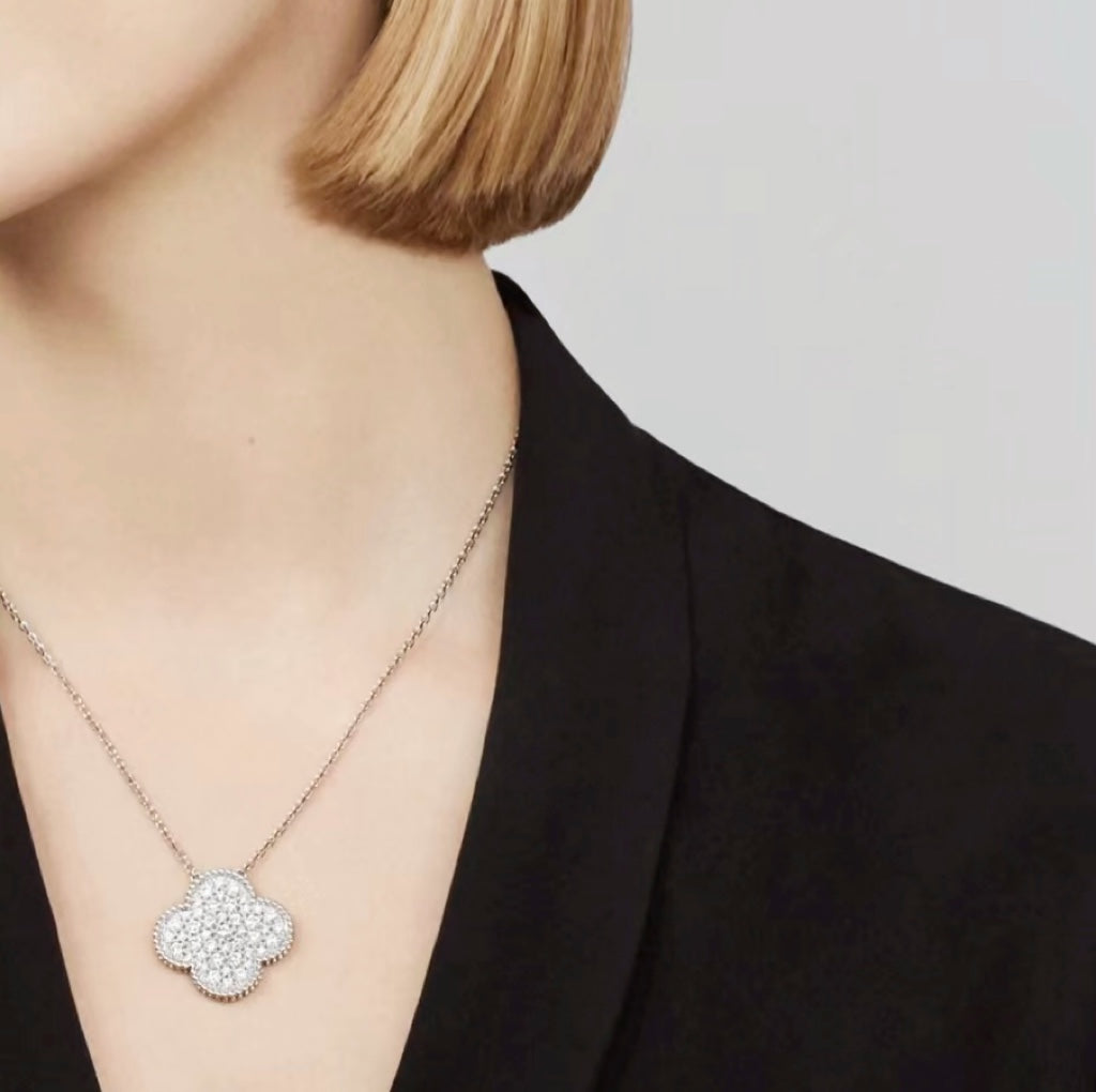 [Auream]CLOVER 25MM LARGE PENDANT DIAMOND PAVED SILVER NECKLACE