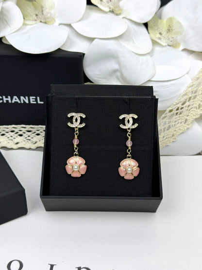 [Auream]26C Pink Camellia Enamel Pendant with Double C Earrings