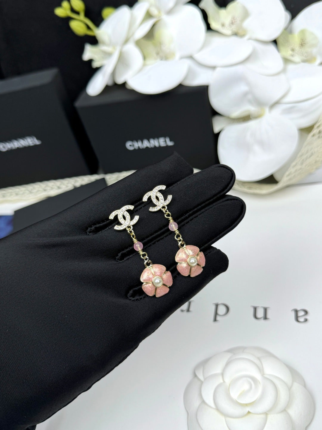 [Auream]26C Pink Camellia Enamel Pendant with Double C Earrings