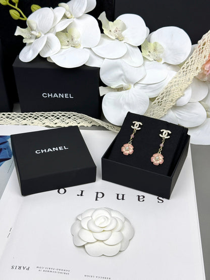 [Auream]26C Pink Camellia Enamel Pendant with Double C Earrings