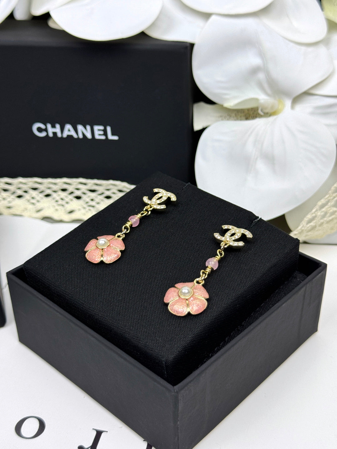 [Auream]26C Pink Camellia Enamel Pendant with Double C Earrings