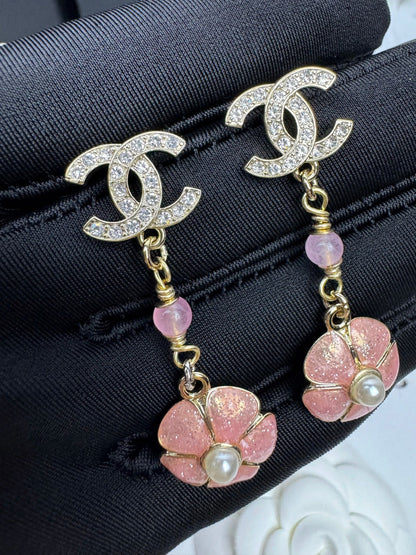 [Auream]26C Pink Camellia Enamel Pendant with Double C Earrings
