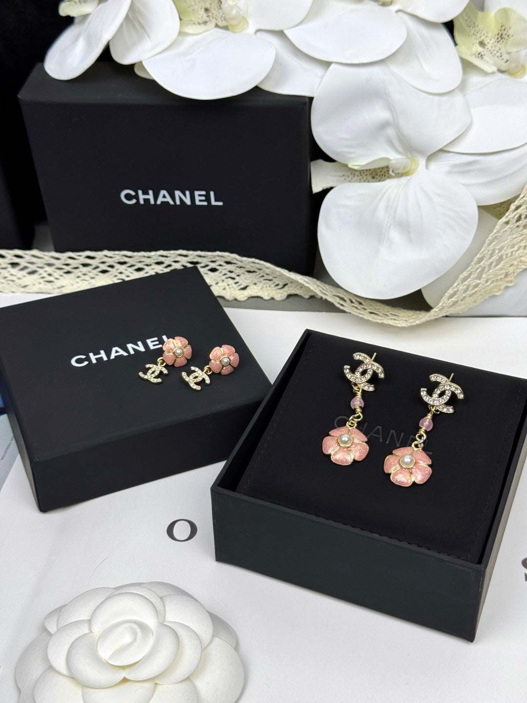 [Auream]26C Pink Camellia Enamel Pendant with Double C Earrings