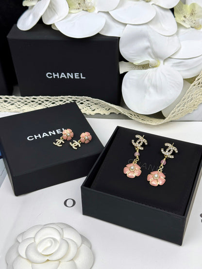 [Auream]26C Pink Camellia Enamel Pendant with Double C Earrings