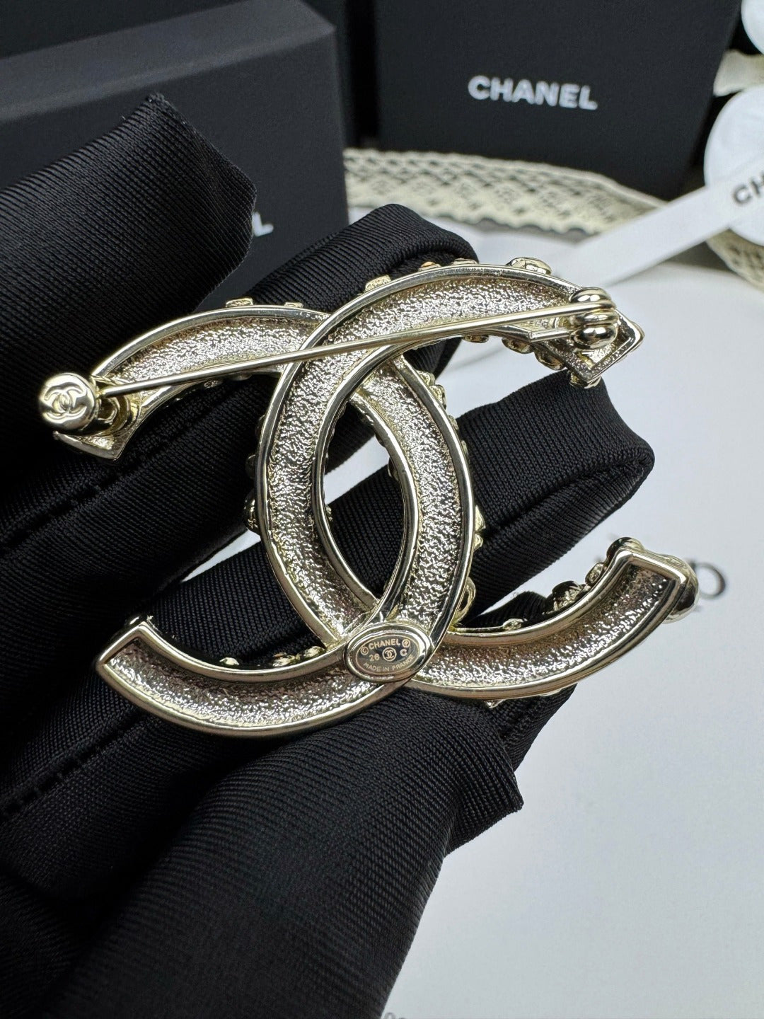 [Auream]26C Pink-White Enamel Ice Cream Cone Double C Brooch
