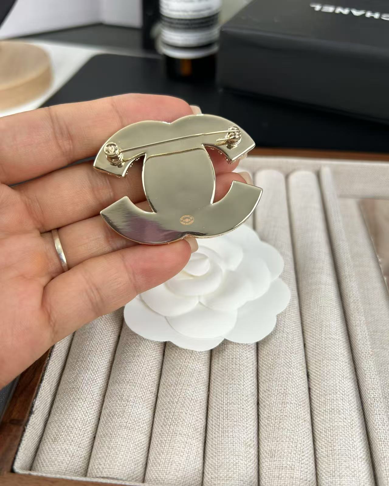[Auream]Pink Resin Classic Brooch 5cm