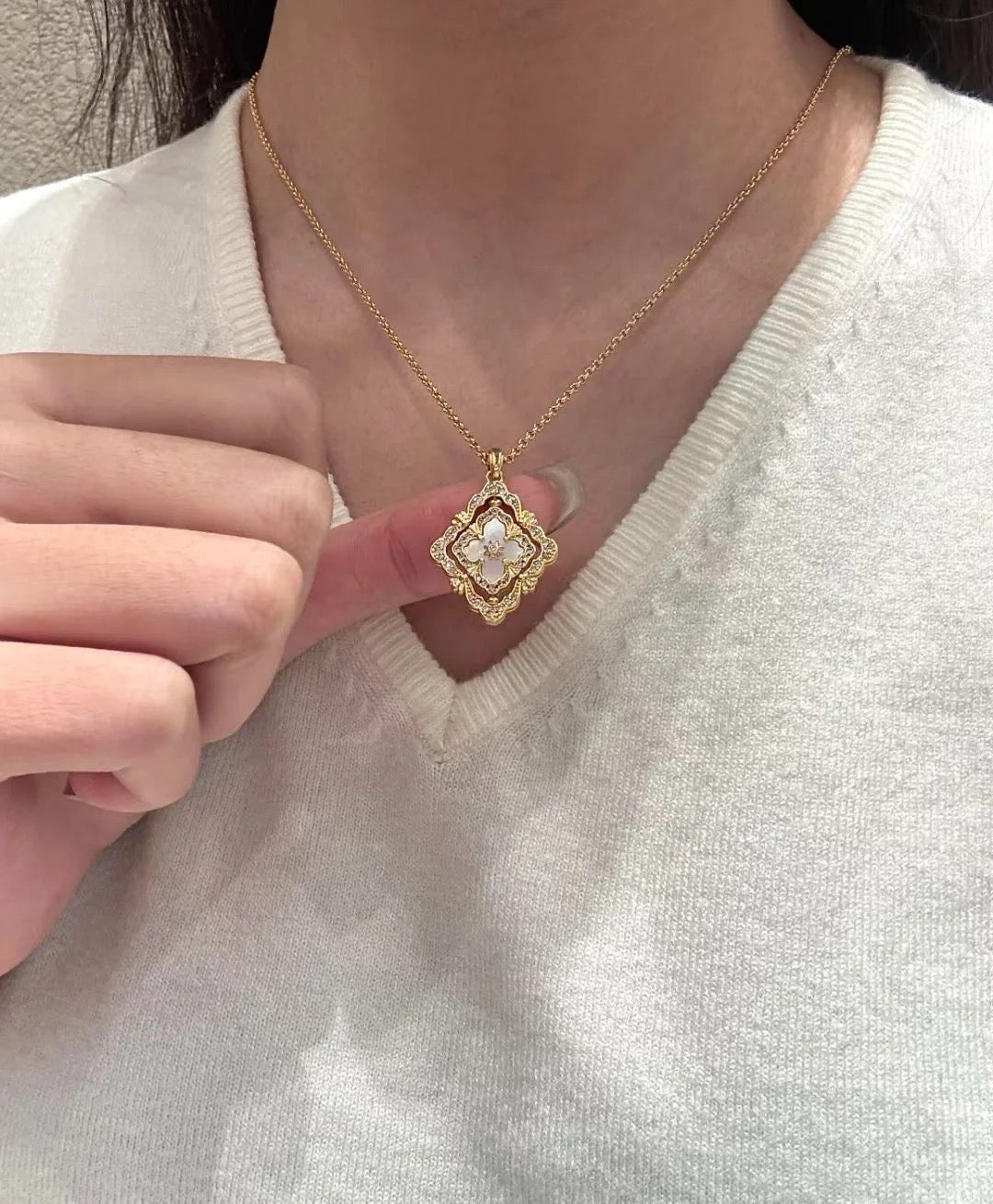 [Auream] B.C.L ENAMEL ROTATING SINGLE-DIAMOND NECKLACE（Various colors）