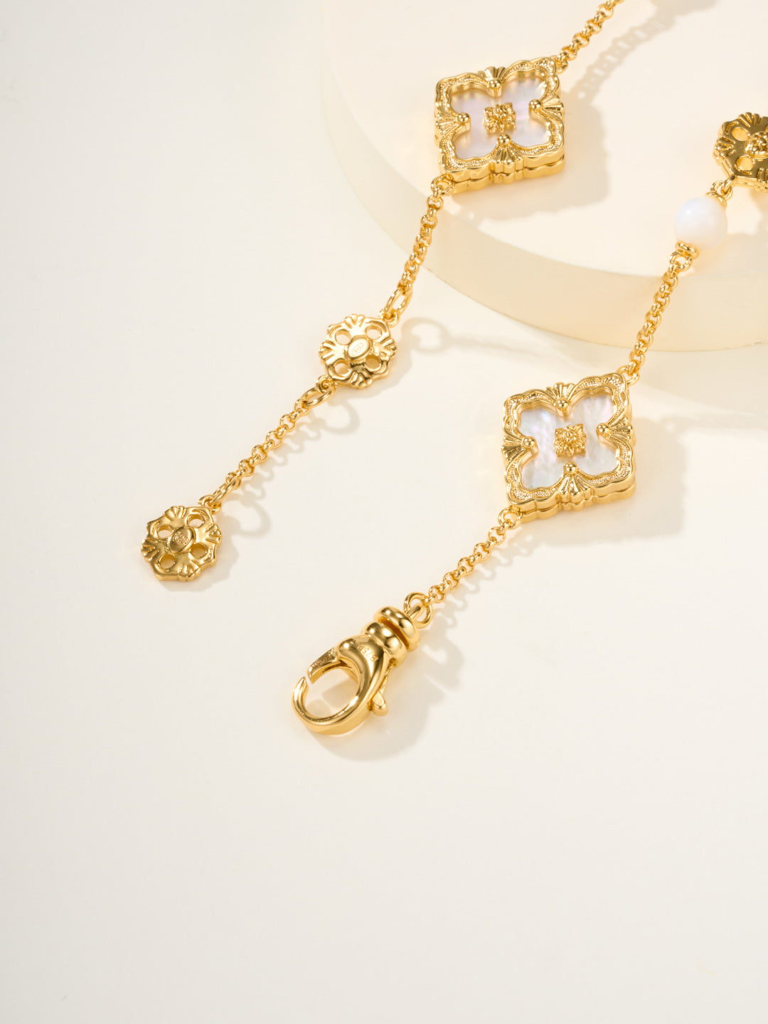 [Auream]B.C.L ENAMELED Three-Flower Bracelet（Trumpet)