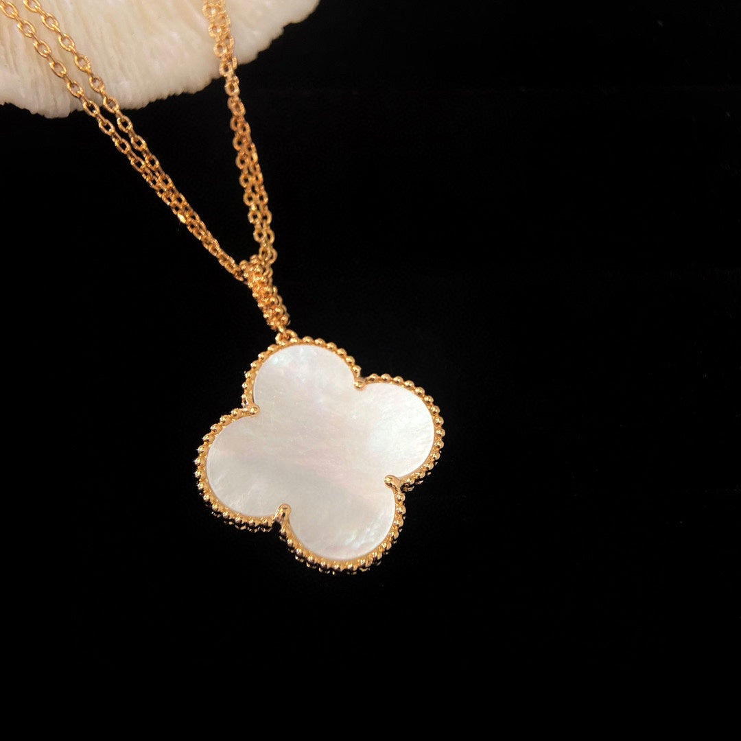 [Auream]CLOVER 25MM MOP LARGE PENDANT NECKLACE