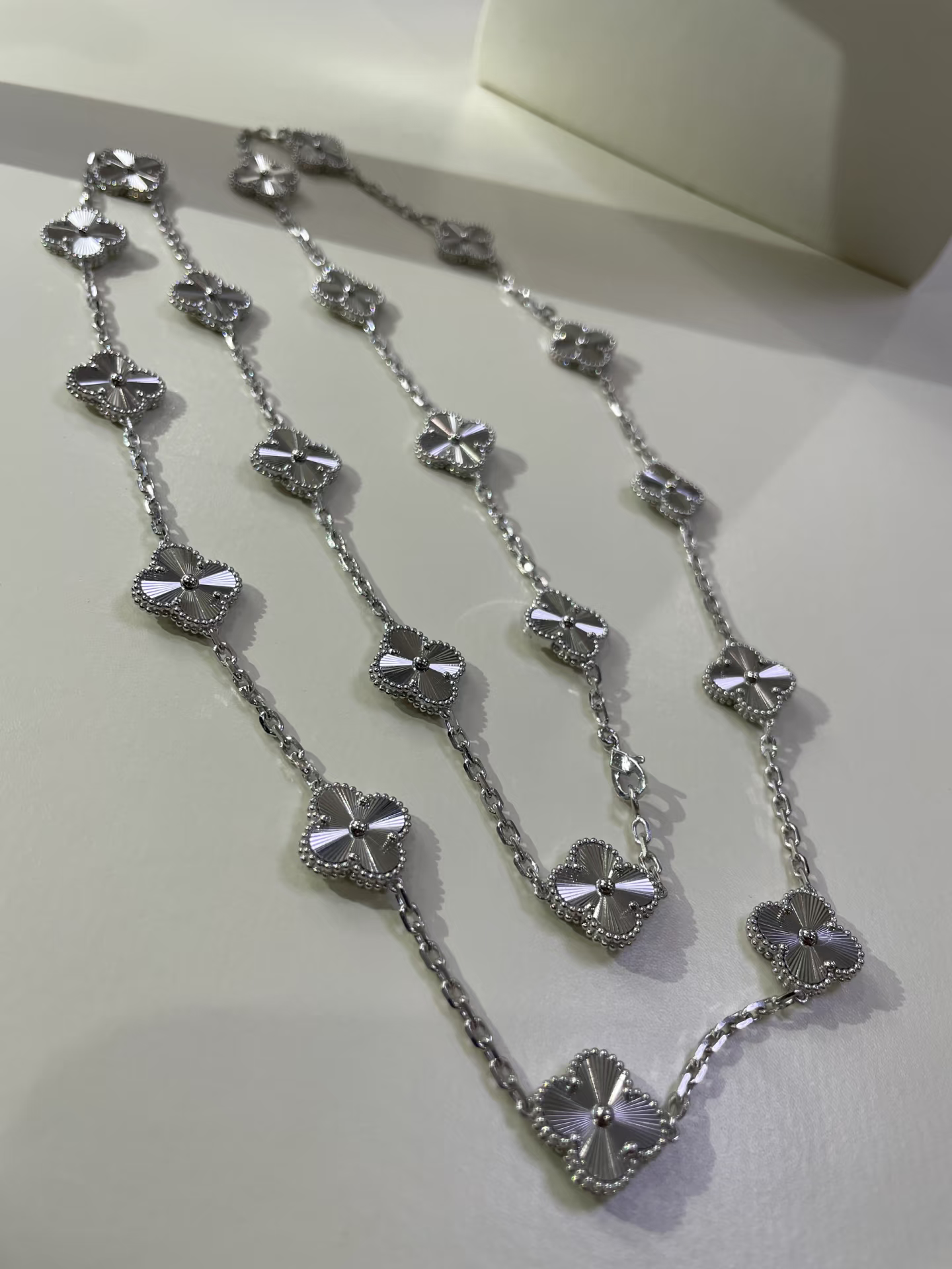 [Auream]CLOVER 20 MOTIFS SILVER LASER
