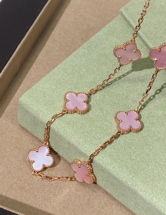 [Auream Jewellery] Pink Necklace with Ten Clover Designs