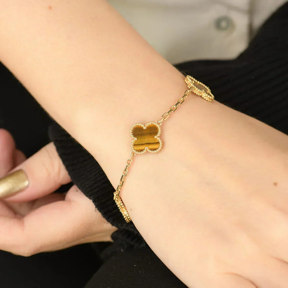 [Auream] CLOVER 5 MOTIFS TIGER EYE BRACELET COLLECTION