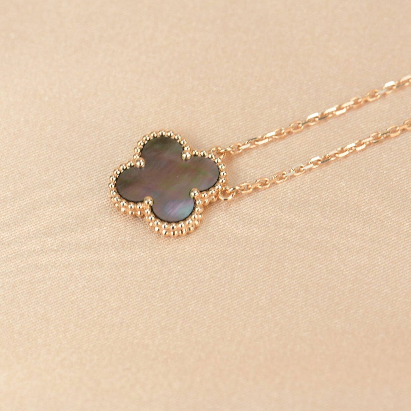 [Auream]CLOVER 15MM  GRAY MOTHER OF PEARL NECKLACE