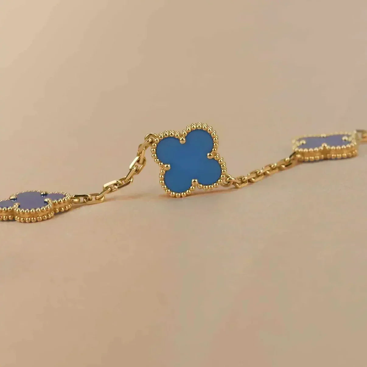 [Auream] CLOVER 5 MOTIF BLUE AGATE BRACELET COLLECTION