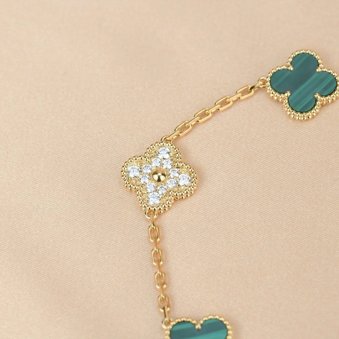 [Auream] CLOVER 5 MOTIF MALACHITE BRACELET COLLECTION