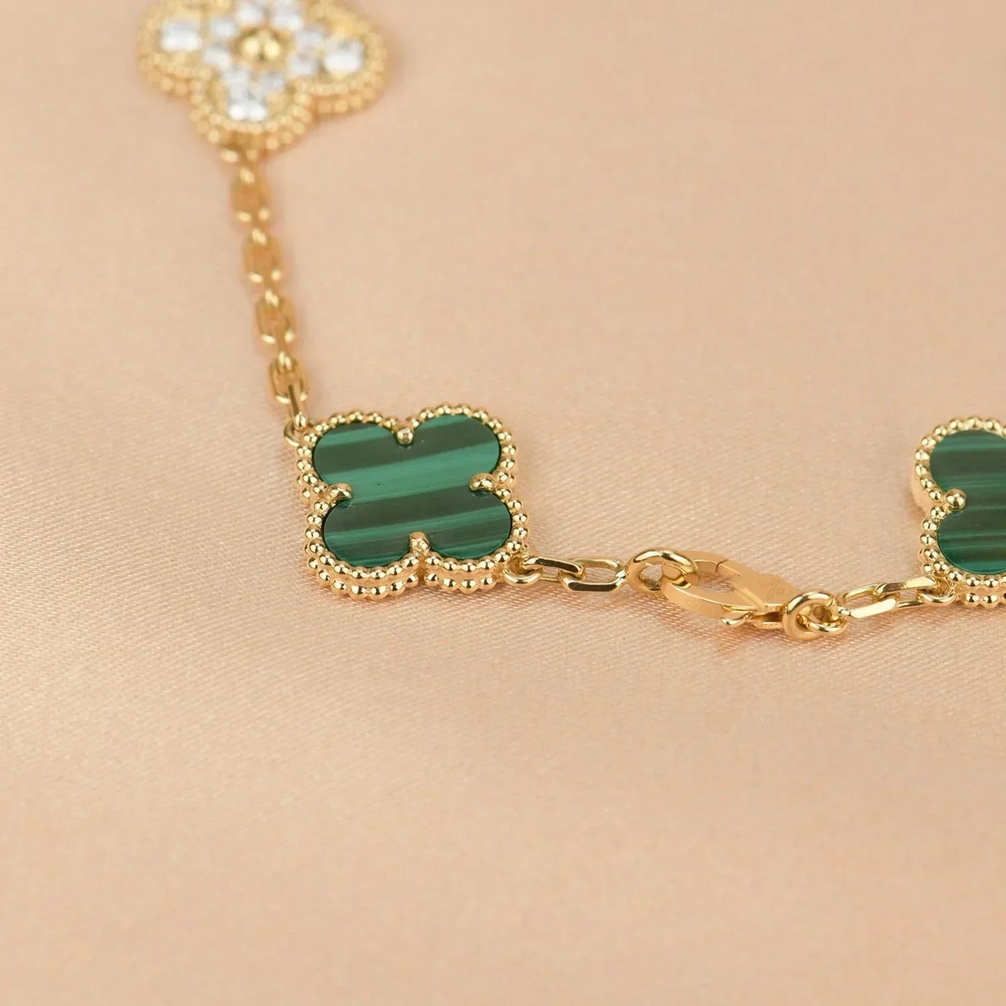 [Auream] CLOVER 5 MOTIF MALACHITE BRACELET COLLECTION