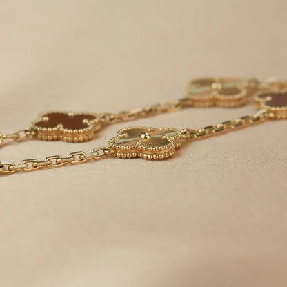 [Auream] CLOVER 5 MOTIF RED CORNELIAN BRACELET COLLECTION