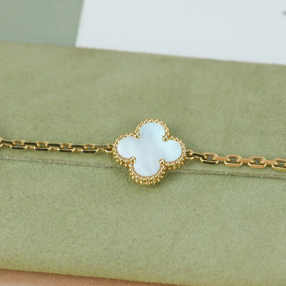 [Auream]CLOVER WHITE PEARL MOP 5 MOTIF BRACELET COLLECTION