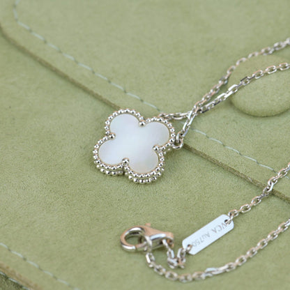 [Auream]CLOVER  15MM WHITE MOTHER-OF-PEARL SILVER