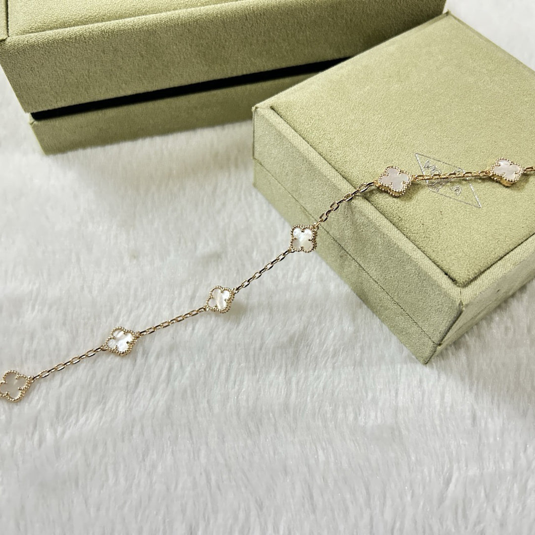 [Auream]CLOVER 6 MOTIF WHITE MOP BRACELET