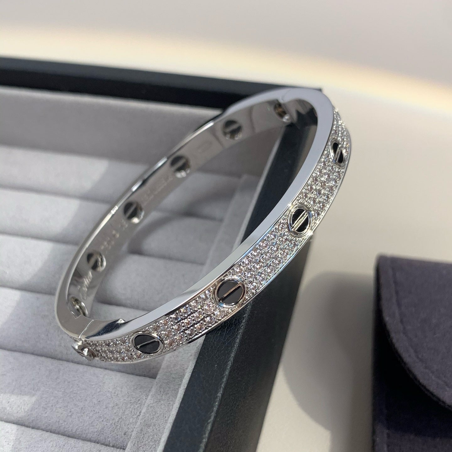 [Auream]LOVE BRACELET 6.1MM DIAMOND-PAVED CERAMIC
