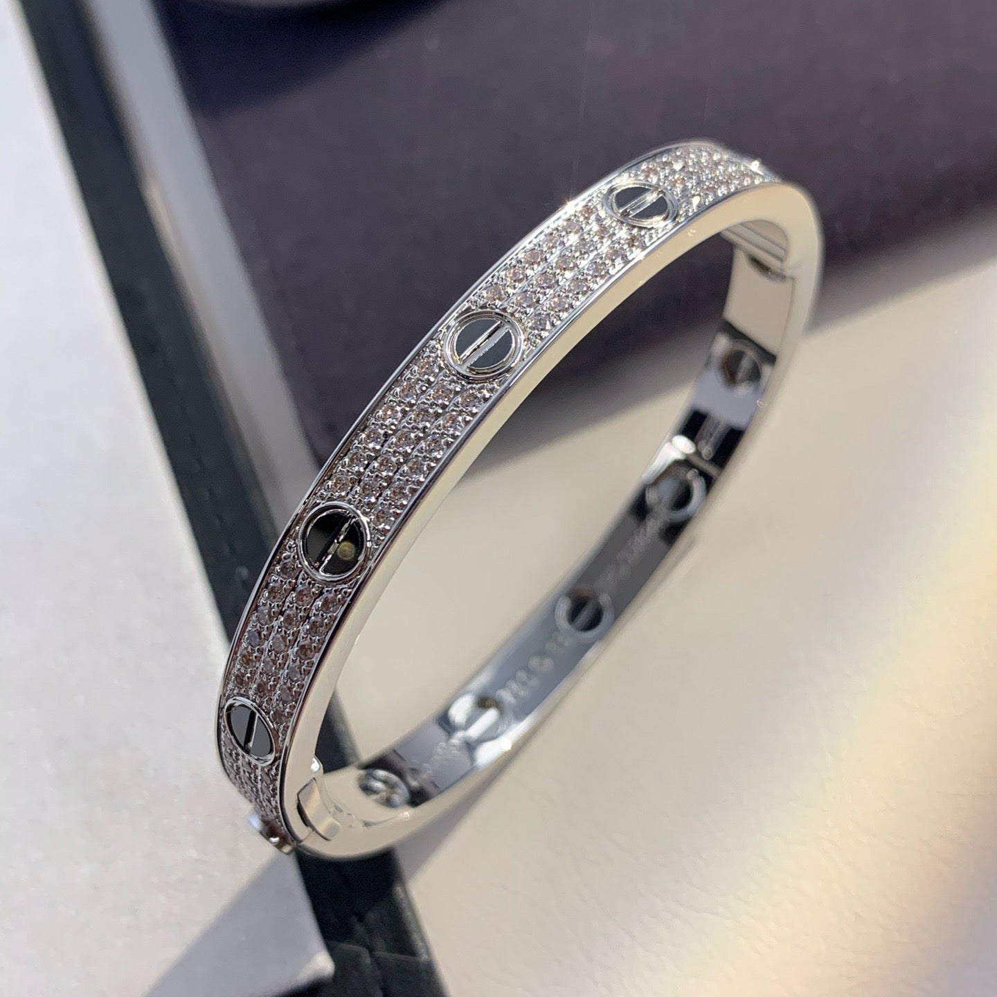 [Auream]LOVE BRACELET 6.1MM DIAMOND-PAVED CERAMIC