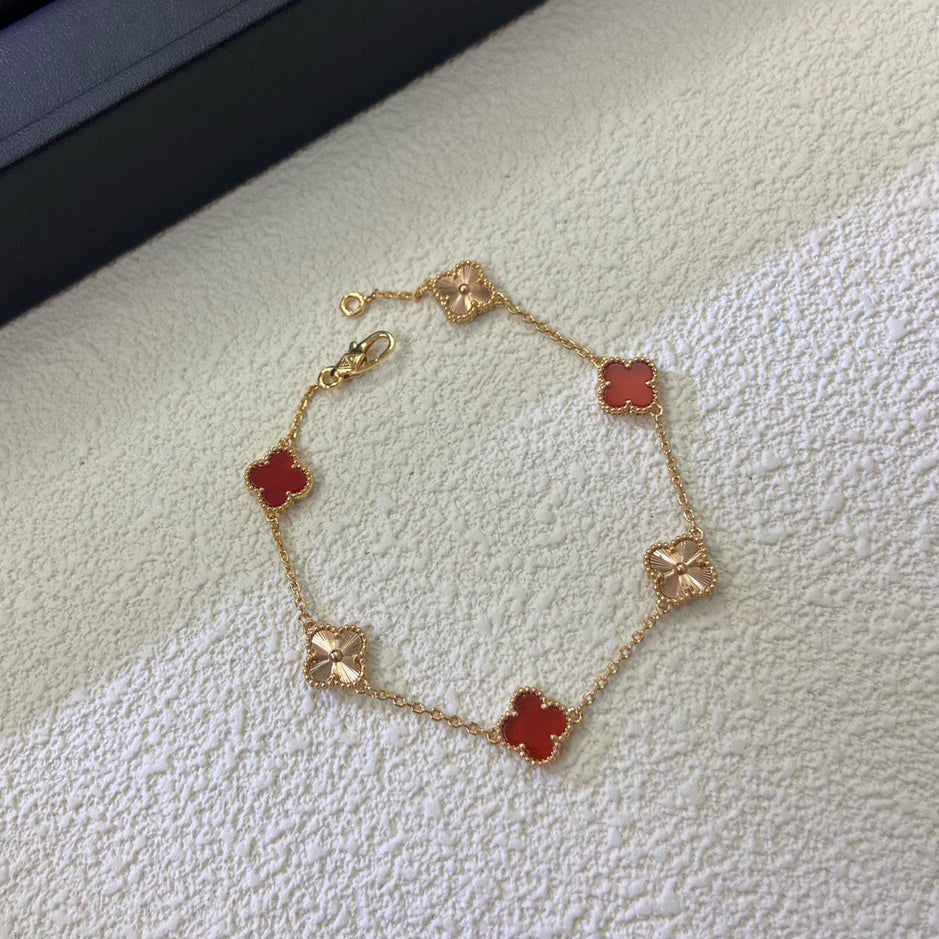 [Auream]CLOVER 6 MOTIF RED AGATE LASER BRACELET