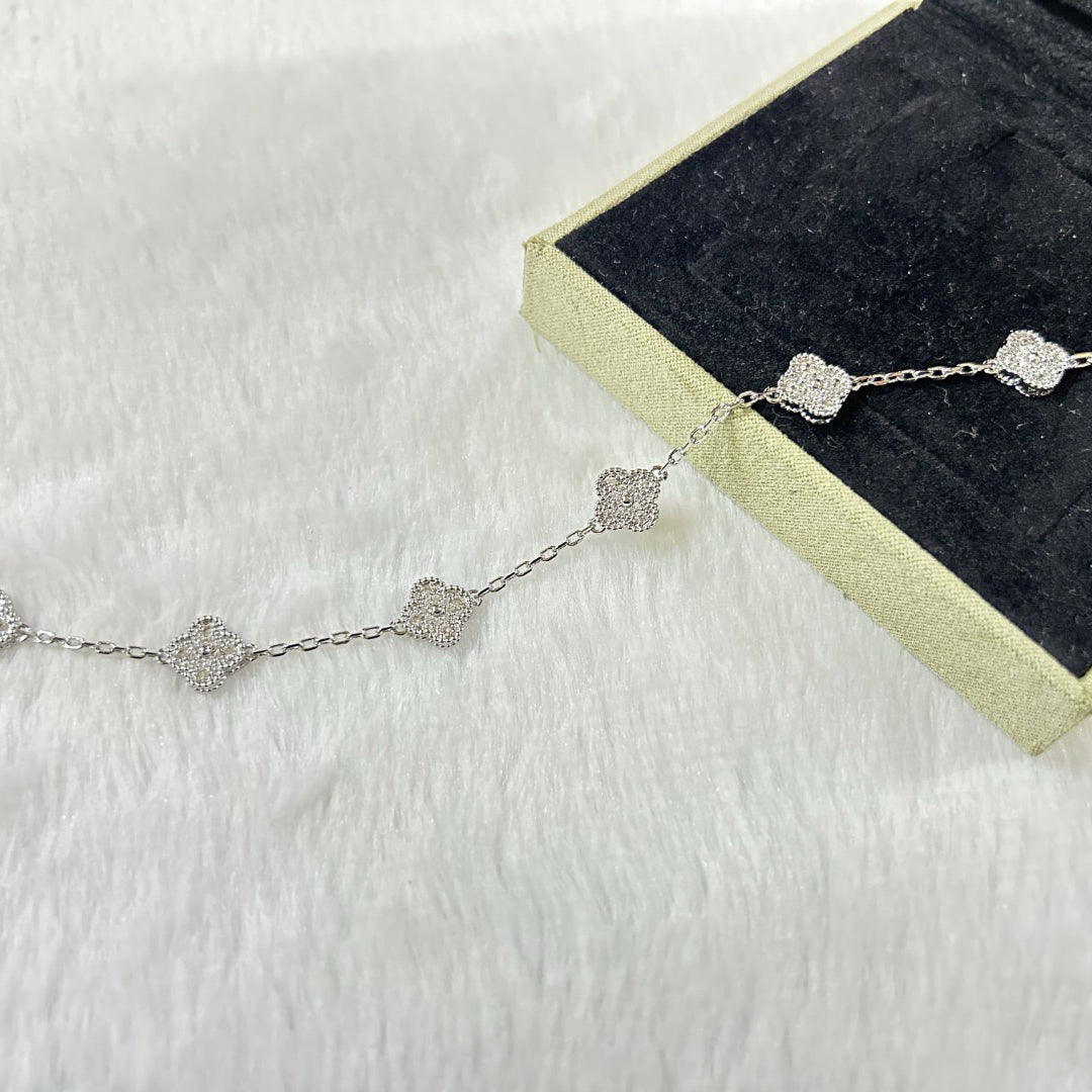 [Auream]CLOVER 6 MOTIF DIAMOND BRACELET