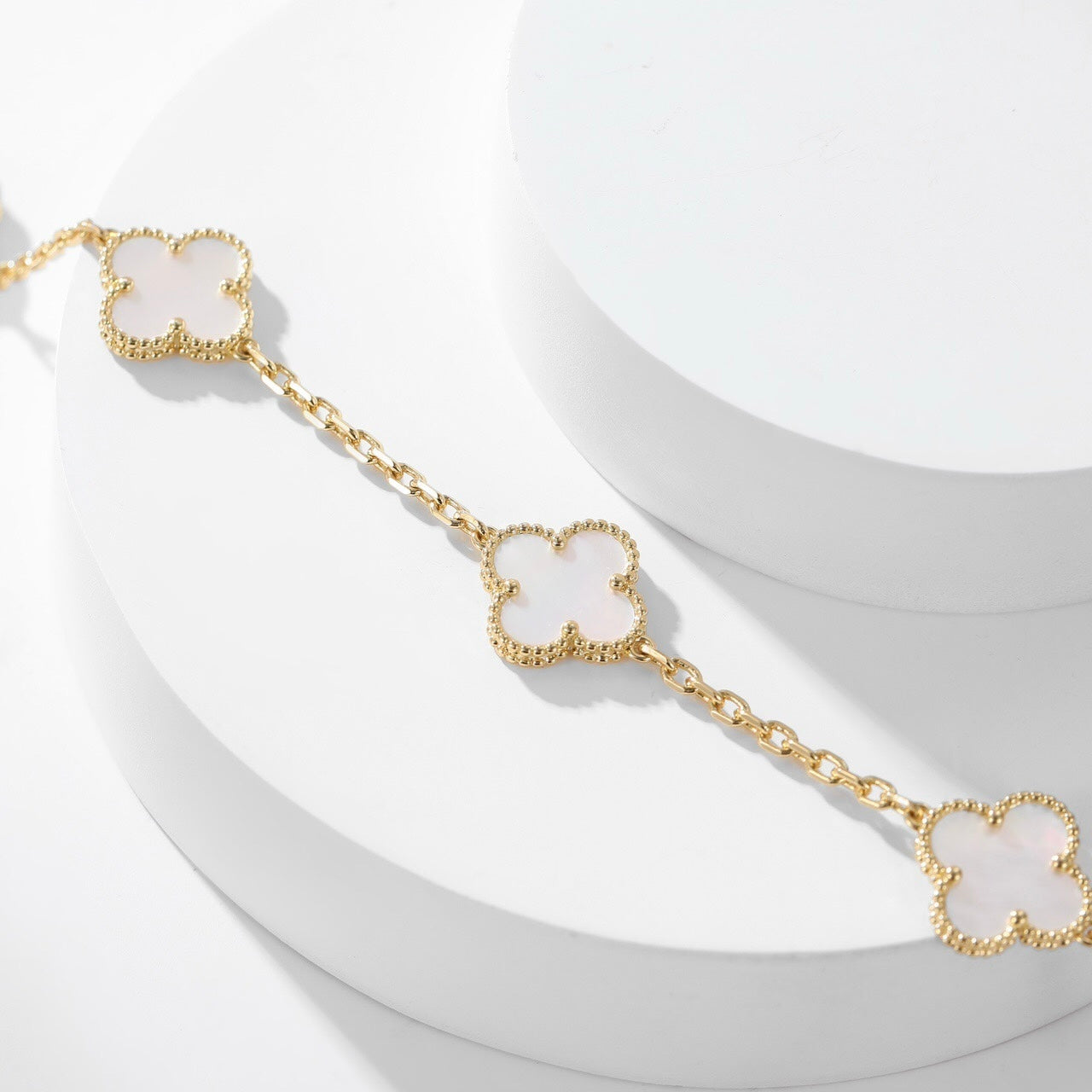 [Auream]CLOVER 10 MOTIFS WHITE MOTHER OF PEARL NECKLACE