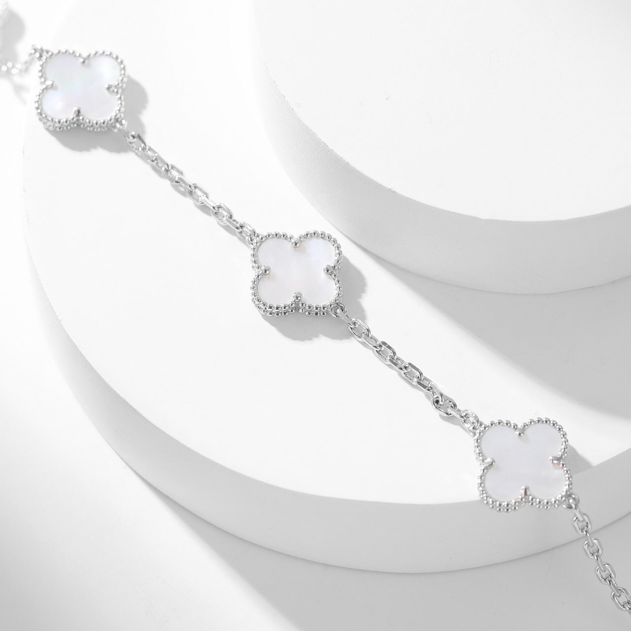 [Auream]CLOVER 10 MOTIFS WHITE MOTHER OF PEARL NECKLACE