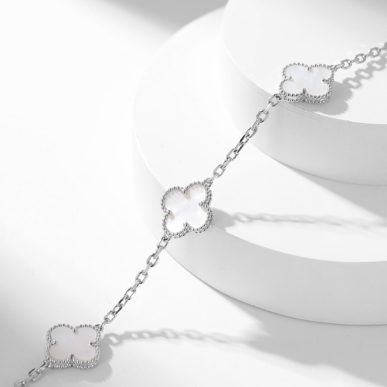 [Auream]CLOVER 10 MOTIFS WHITE MOTHER OF PEARL NECKLACE