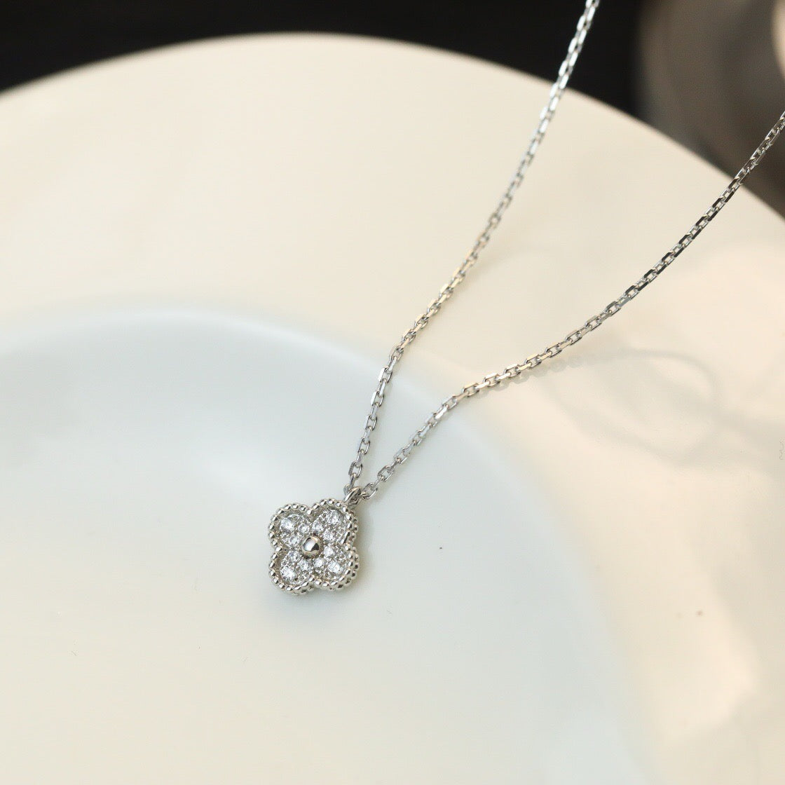 [Auream]CLOVER MINI 9.5MM PENDANT DIAMOND NECKLACE