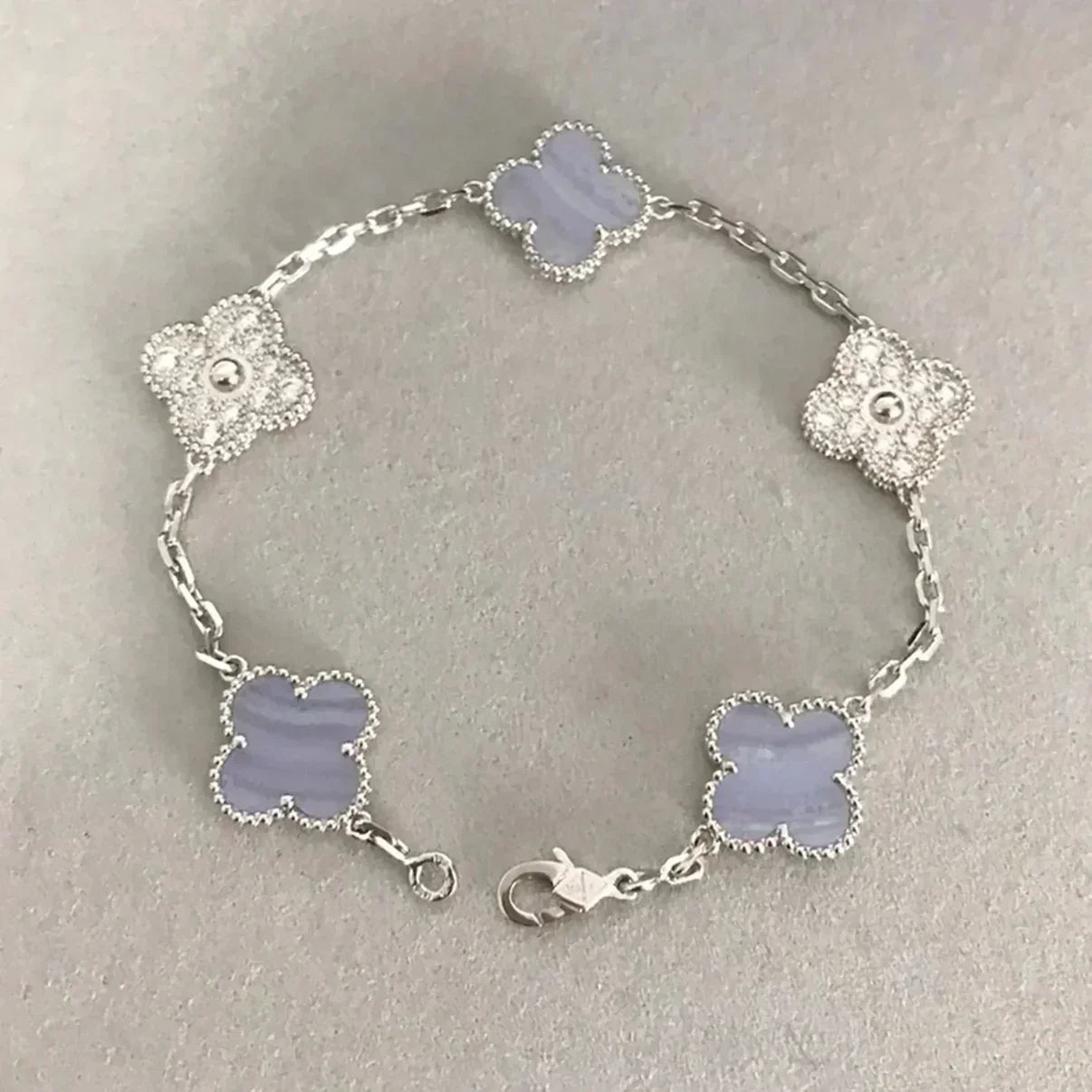 [Auream] CLOVER 5 MOTIF PURPLE CHALCEDONY BRACELET COLLECTION
