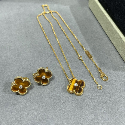 [Auream]CLOVER 15MM DIAMOND AND YELLOW TIGER'S EYE AGATE necklace
