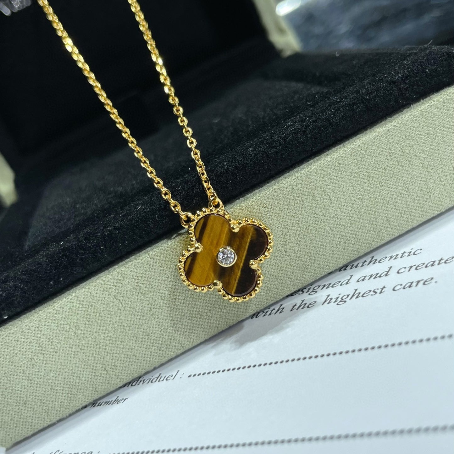 [Auream]CLOVER 15MM DIAMOND AND YELLOW TIGER'S EYE AGATE necklace