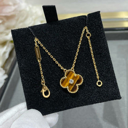 [Auream]CLOVER 15MM DIAMOND AND YELLOW TIGER'S EYE AGATE necklace