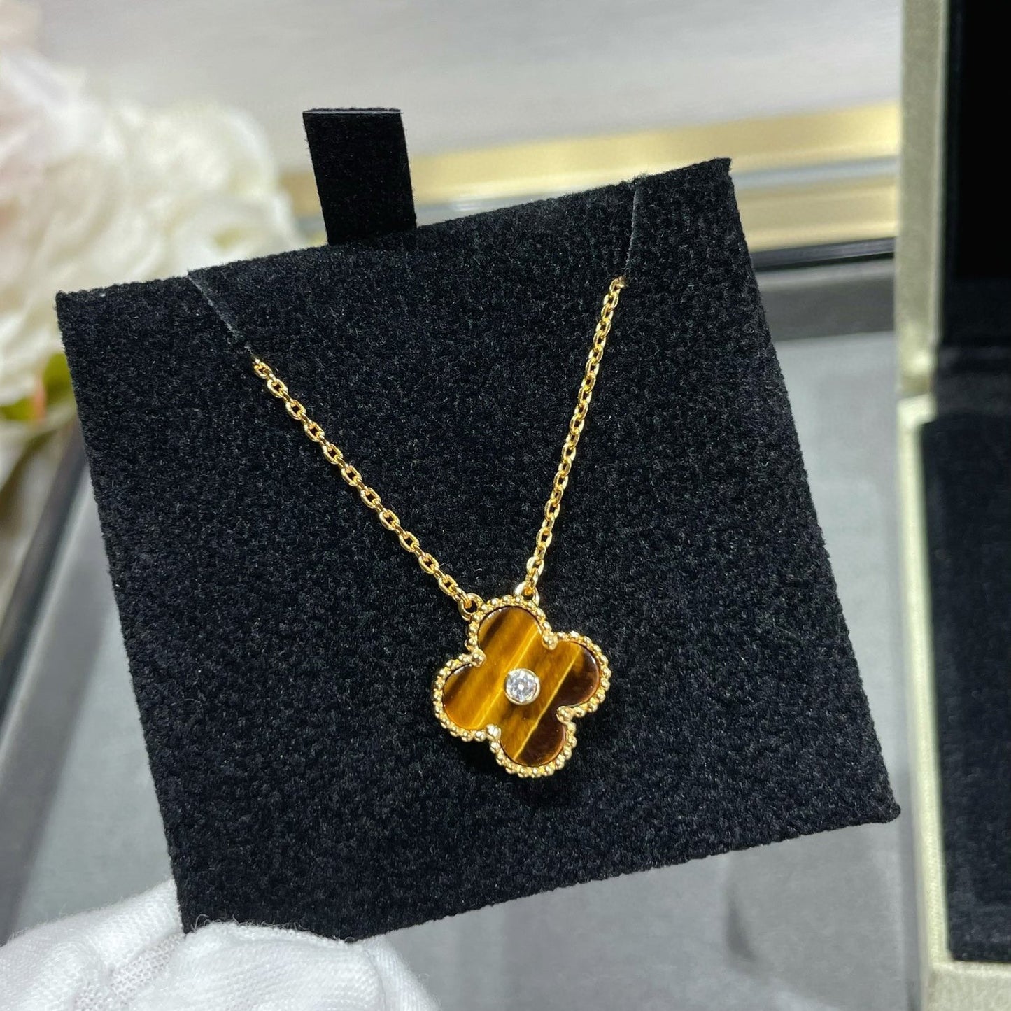 [Auream]CLOVER 15MM DIAMOND AND YELLOW TIGER'S EYE AGATE necklace